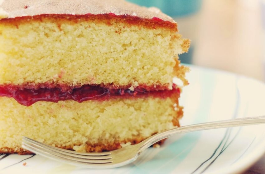  I made deliciously fluffy cake in an air fryer, and these 7 tricks will help you do the same in 15 minutes